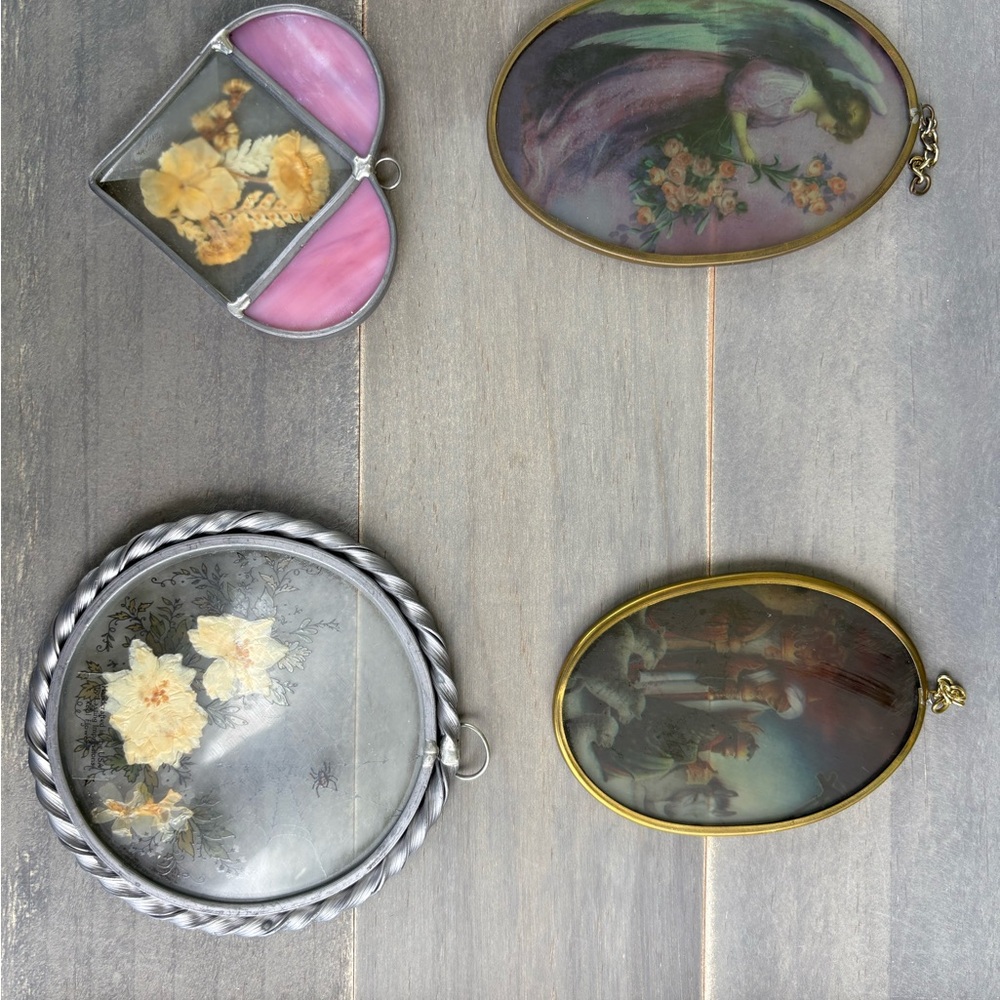Vintage Floral and Art Pendant Set